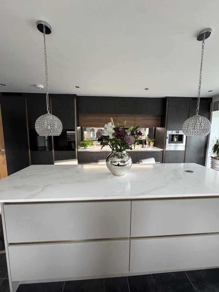 Whats New? | Transform Your Kitchen: Full Renovations vs. Makeovers Whats New? | Transform Your Kitchen: Full Renovations vs. Makeovers