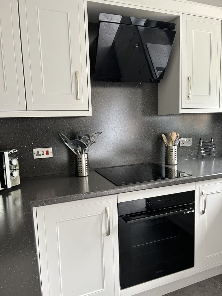 Whats New? | Transform Your Kitchen: Full Renovations vs. Makeovers Whats New? | Transform Your Kitchen: Full Renovations vs. Makeovers