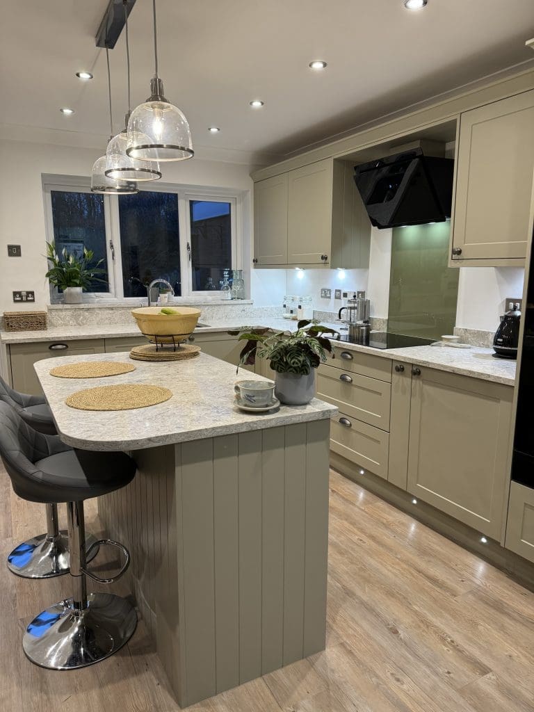 Whats New? | Transform Your Kitchen: Full Renovations vs. Makeovers Whats New? | Transform Your Kitchen: Full Renovations vs. Makeovers