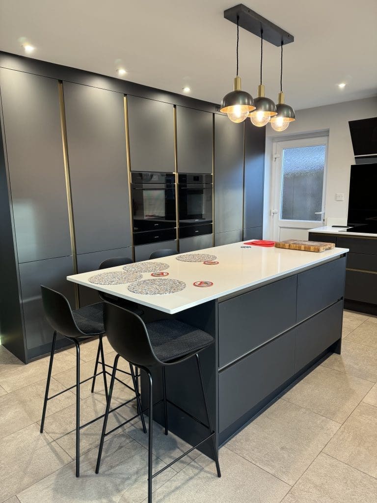 Whats New? | Transform Your Kitchen: Full Renovations vs. Makeovers Whats New? | Transform Your Kitchen: Full Renovations vs. Makeovers