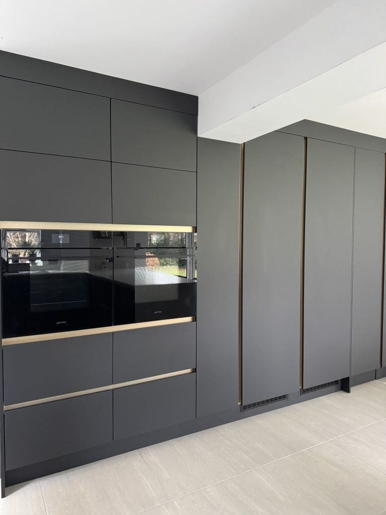 Recent Projects | From Vision to Reality: A Luxurious True Handleless Kitchen & Bespoke Interiors by Tefore Recent Projects | From Vision to Reality: A Luxurious True Handleless Kitchen & Bespoke Interiors by Tefore