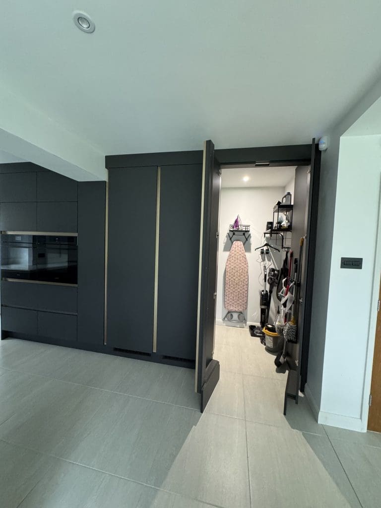 Recent Projects | From Vision to Reality: A Luxurious True Handleless Kitchen & Bespoke Interiors by Tefore Recent Projects | From Vision to Reality: A Luxurious True Handleless Kitchen & Bespoke Interiors by Tefore