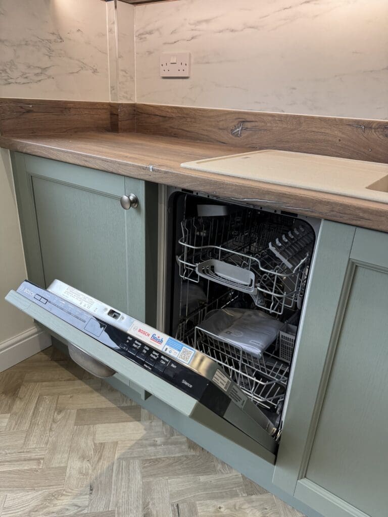 Recent Projects | Kitchen Transformation in Redditch: A Stunning Green Shaker Before & After Recent Projects | Kitchen Transformation in Redditch: A Stunning Green Shaker Before & After